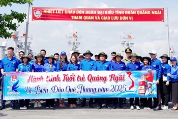 Hành trình “Tuổi trẻ Quảng Ngãi vì biển, đảo quê hương”
