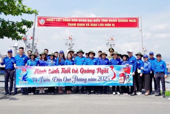 Hành trình “Tuổi trẻ Quảng Ngãi vì biển, đảo quê hương”