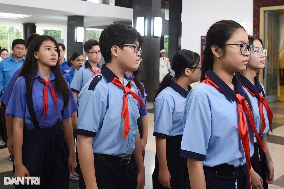 Hình ảnh trang nghiêm tại Lễ viếng nguyên Chủ tịch nước Trần Đức Lương
