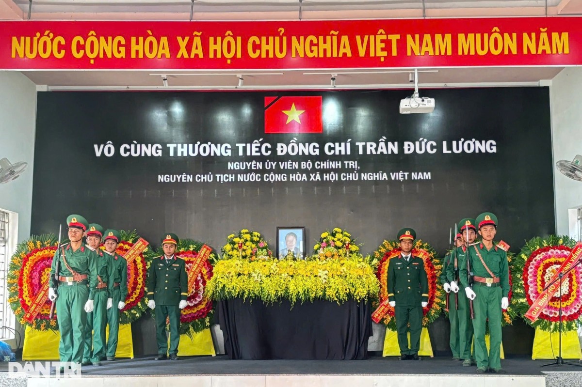 Hình ảnh trang nghiêm tại Lễ viếng nguyên Chủ tịch nước Trần Đức Lương
