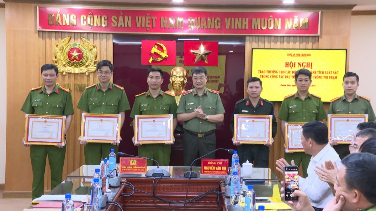 Thanh Hóa: Khen thưởng lực lượng Công an có thành tích xuất sắc trong đấu tranh phòng, chống tội phạm