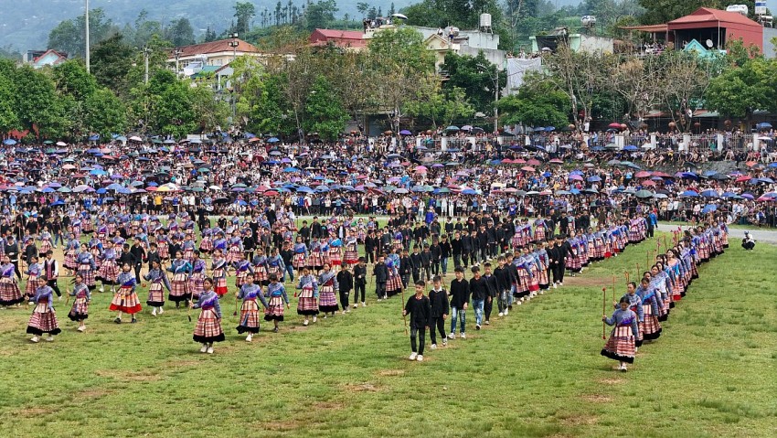 Sôi động giải đua ngựa tại Festival cao nguyên trắng Bắc Hà
