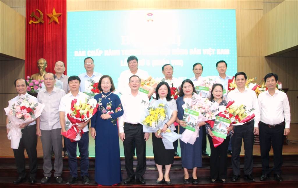 Quyết định nhiều vấn đề trọng tâm về công tác Hội và phong trào nông dân trong giai đoạn mới