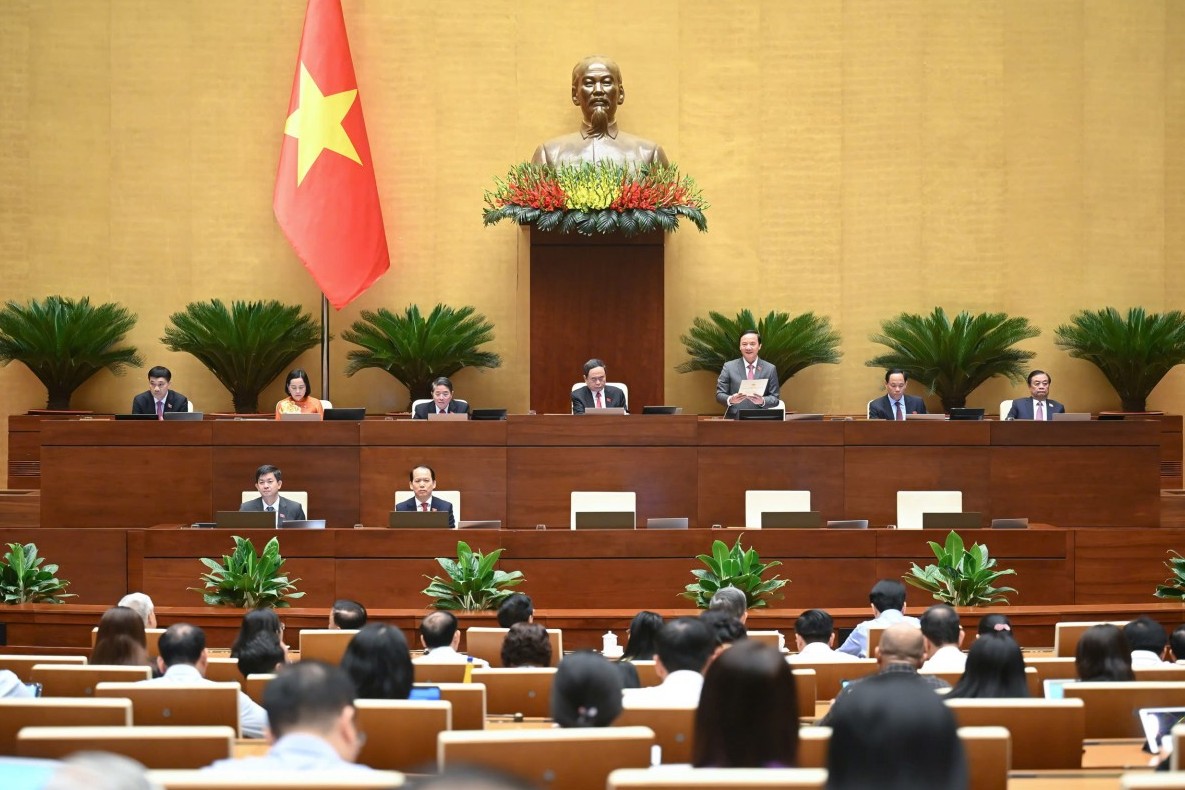 Quốc hội thông qua nghị quyết tổ chức hoạt động với đơn vị hành chính 2 cấp