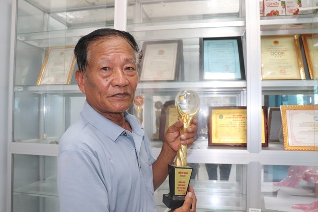 Người đàn ông làm giàu nhờ nghề trồng gấc