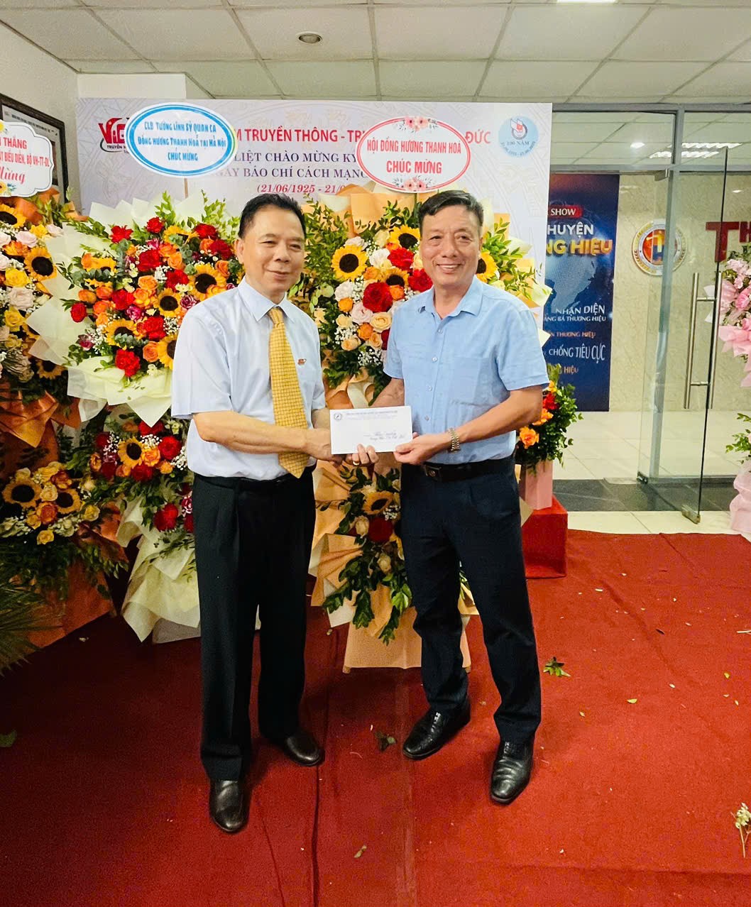 Trung tâm truyền hình Việt- Đức gặp mặt- giao lưu kỷ niệm 100 năm ngày báo chí cách mạng Việt Nam Trung tâm truyền hình Việt- Đức gặp mặt- giao lưu kỷ niệm 100 năm ngày báo chí cách mạng Việt Nam