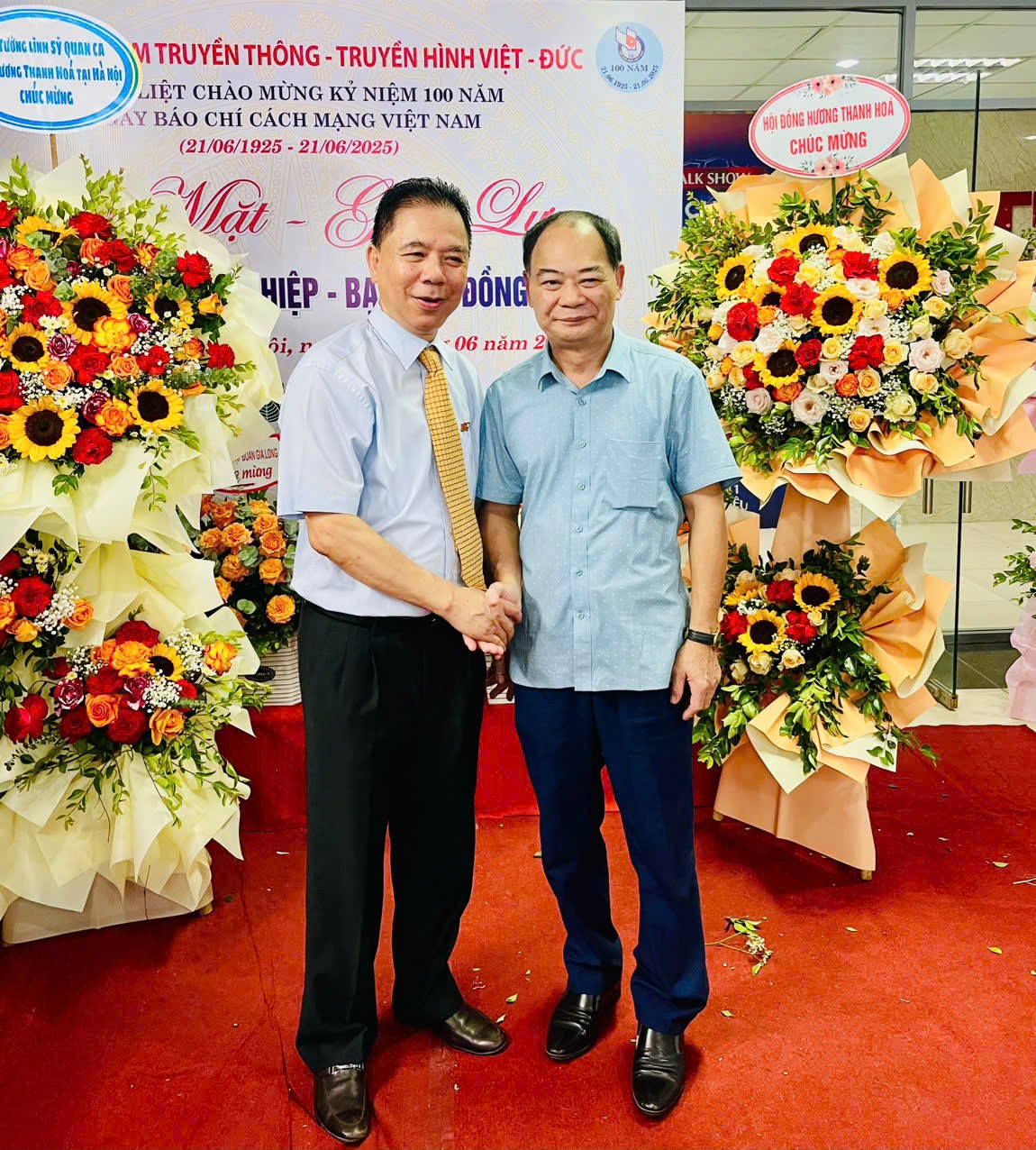 Trung tâm truyền hình Việt- Đức gặp mặt- giao lưu kỷ niệm 100 năm ngày báo chí cách mạng Việt Nam Trung tâm truyền hình Việt- Đức gặp mặt- giao lưu kỷ niệm 100 năm ngày báo chí cách mạng Việt Nam