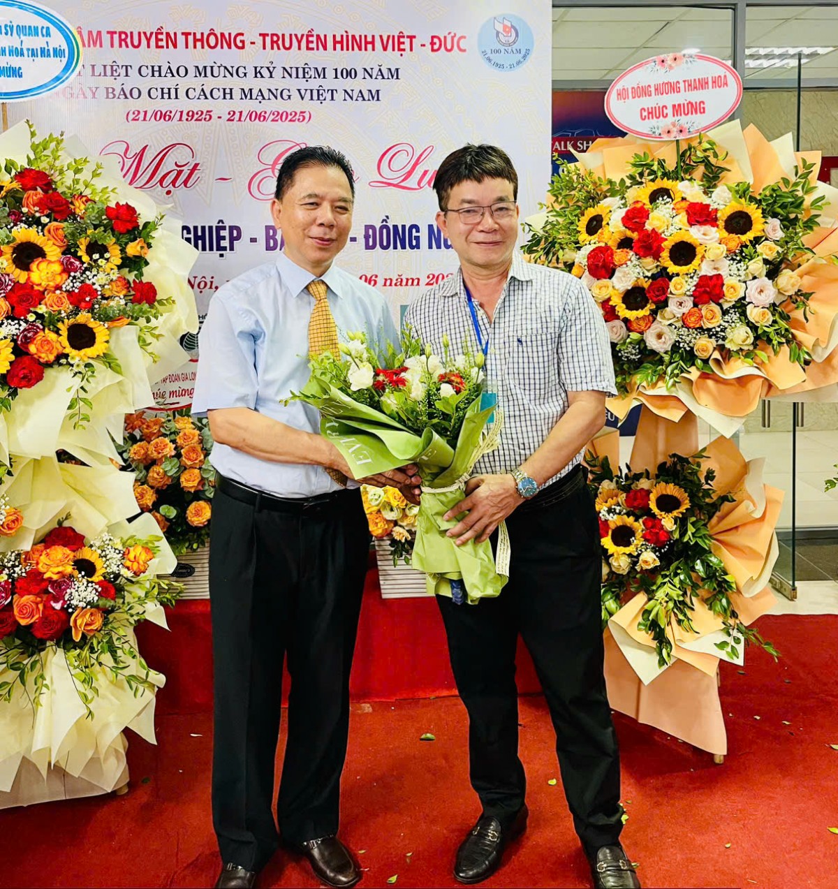 Trung tâm truyền hình Việt- Đức gặp mặt- giao lưu kỷ niệm 100 năm ngày báo chí cách mạng Việt Nam Trung tâm truyền hình Việt- Đức gặp mặt- giao lưu kỷ niệm 100 năm ngày báo chí cách mạng Việt Nam