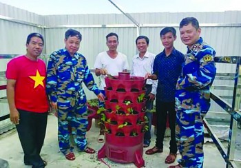 Từ Nhà báo “sống chết” với biển đảo: Đến hành trình đưa rau hữu cơ ra quần đảo Trường Sa