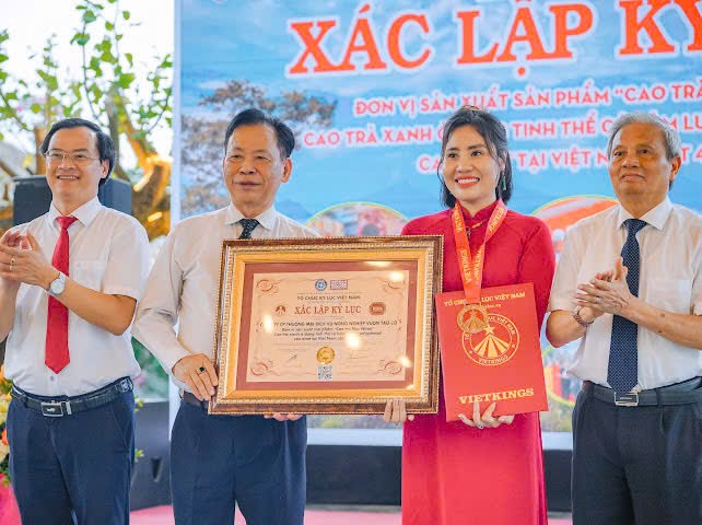 Độc đáo hương vị Cao trà Mục Nhan trên đỉnh Tây Côn Lĩnh