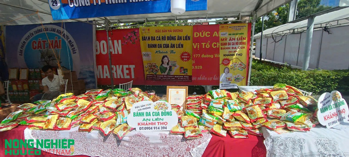 Rực rỡ các gian hàng hội chợ giới thiệu sản phẩm truyền thống và ẩm thực tại Hải Phòng