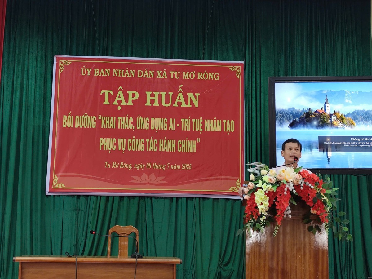 Quảng Ngãi: Xã Tu Mơ Rông tập huấn ứng dụng AI nhằm nâng cao hiệu quả phục vụ người dân