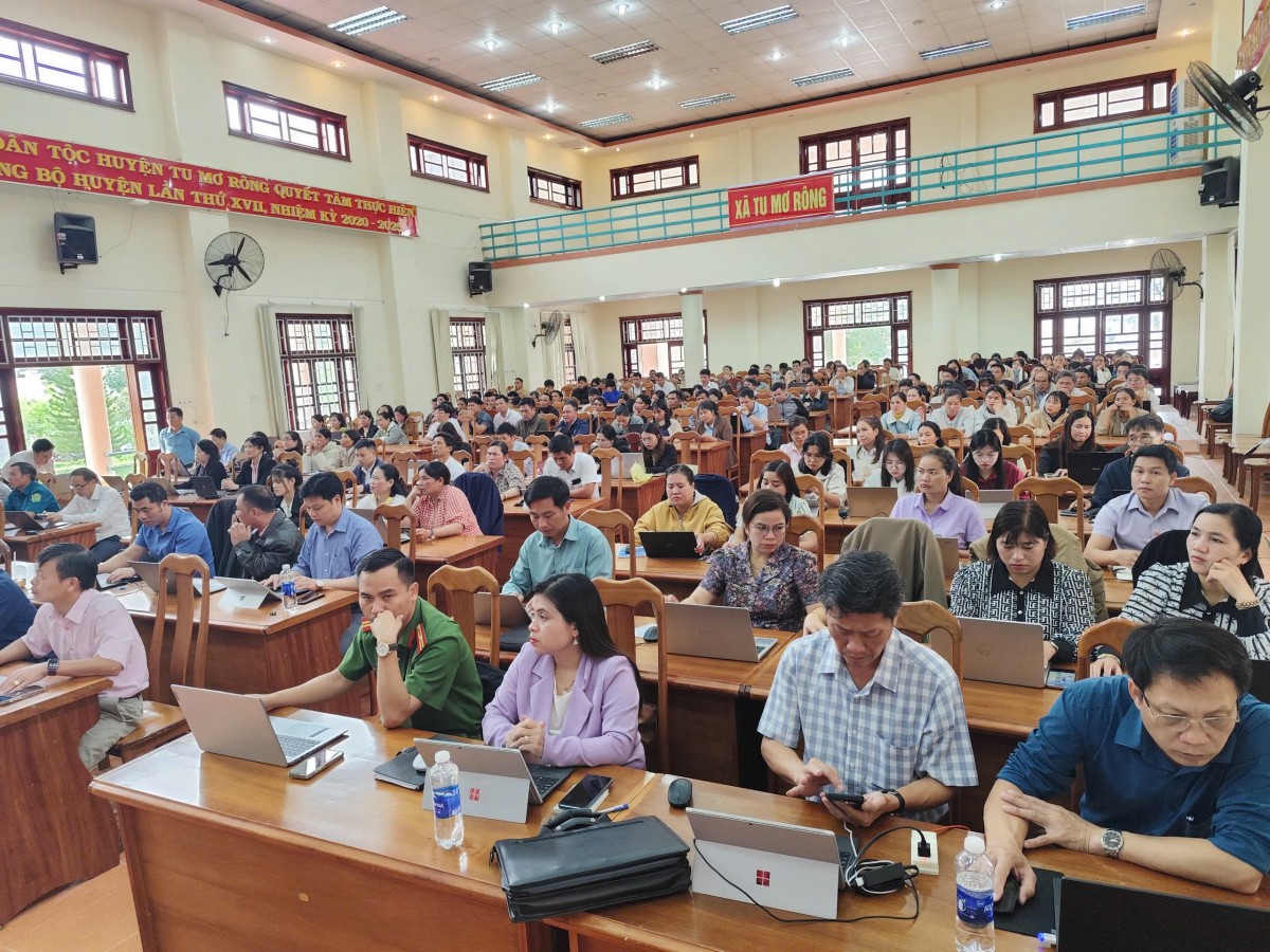 Quảng Ngãi: Xã Tu Mơ Rông tập huấn ứng dụng AI nhằm nâng cao hiệu quả phục vụ người dân