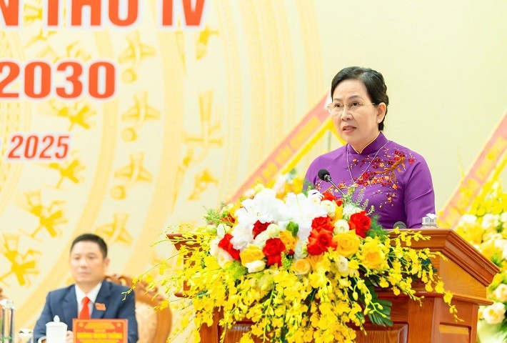 Đồng chí Lê Thị Thủy – Ủy viên Trung ương Đảng, Phó Bí thư chuyên trách Đảng ủy Chính phủ phát biểu chỉ đạo Đại hội