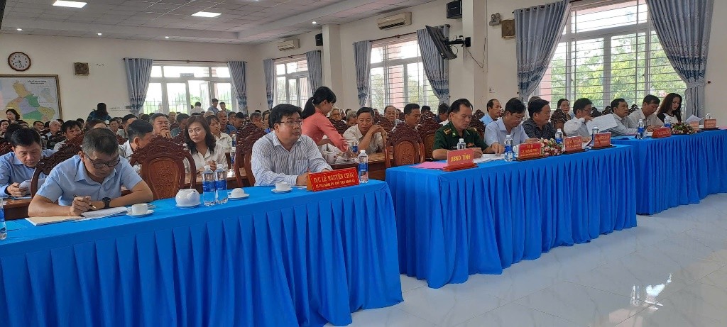 Chủ tịch Trung ương Hội Nông dân Việt Nam tiếp xúc cử tri tại An Giang