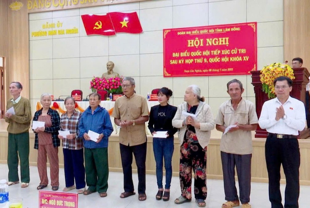 Đoàn Đại biểu Quốc hội tỉnh Lâm Đồng tiếp xúc cử tri tại phường Nam Gia Nghĩa