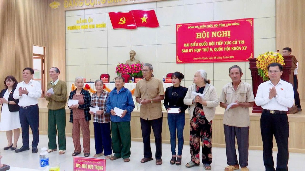 Đoàn Đại biểu Quốc hội tỉnh Lâm Đồng tiếp xúc cử tri tại phường Nam Gia Nghĩa