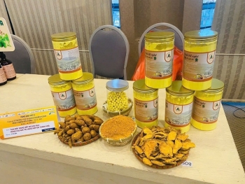 co gai thai va cau chuyen khoi nghiep voi cay nghe nep do