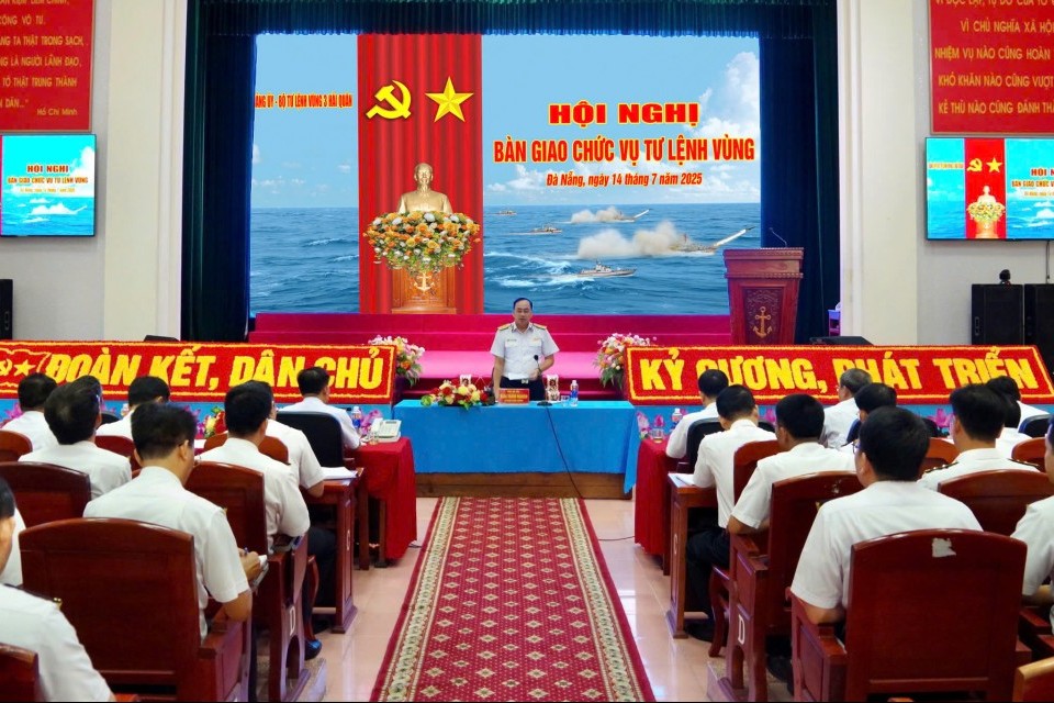 Đà Nẵng: Hội nghị bàn giao chức vụ Tư lệnh Vùng 3 Hải quân
