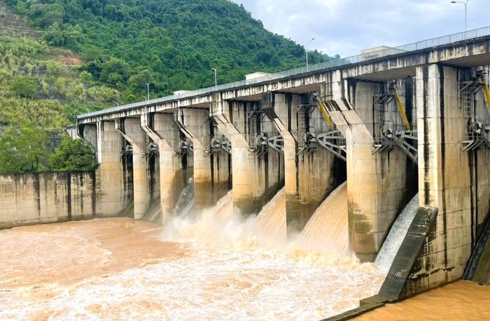 Nghệ An chủ động ứng phó với bão Wipha, thu hoạch sản phẩm nông nghiệp với phương châm “xanh nhà hơn già đồng”