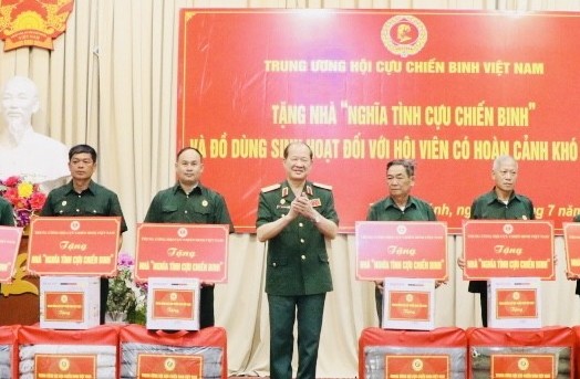 Tặng 40 nhà "Nghĩa tình Cựu chiến binh" cho hội viên có hoàn cảnh khó khăn tại Cao Bằng