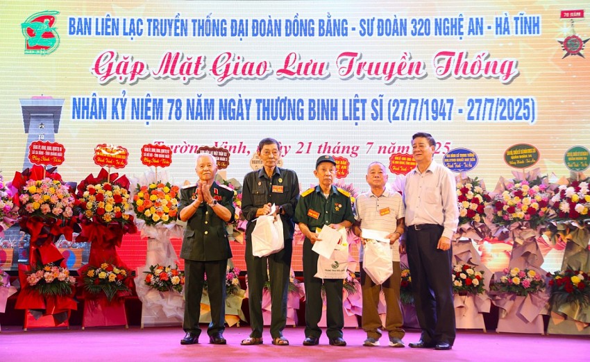 Hoa lửa một thời, nghĩa tình đồng đội mãi vang xa…