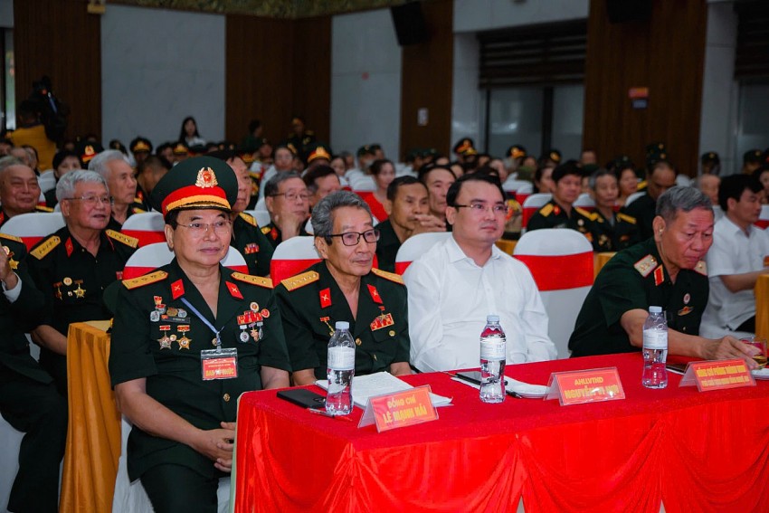 Hoa lửa một thời, nghĩa tình đồng đội mãi vang xa…