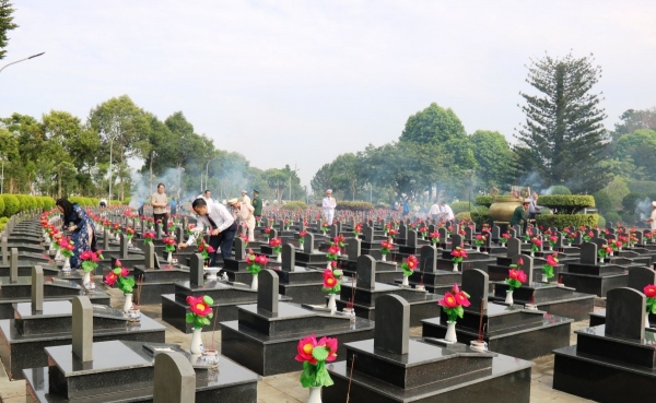 Lãnh đạo tỉnh Đắk Lắk viếng các Anh hùng nhân kỷ niệm 78 năm Ngày Thương binh - Liệt sĩ