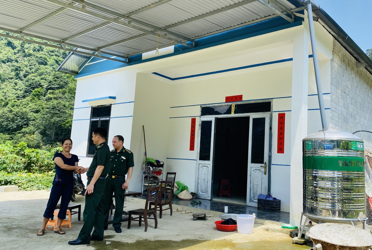 Vững vàng nơi tuyến đầu Tổ quốc - Kỳ 3: Toả sáng trong lòng dân