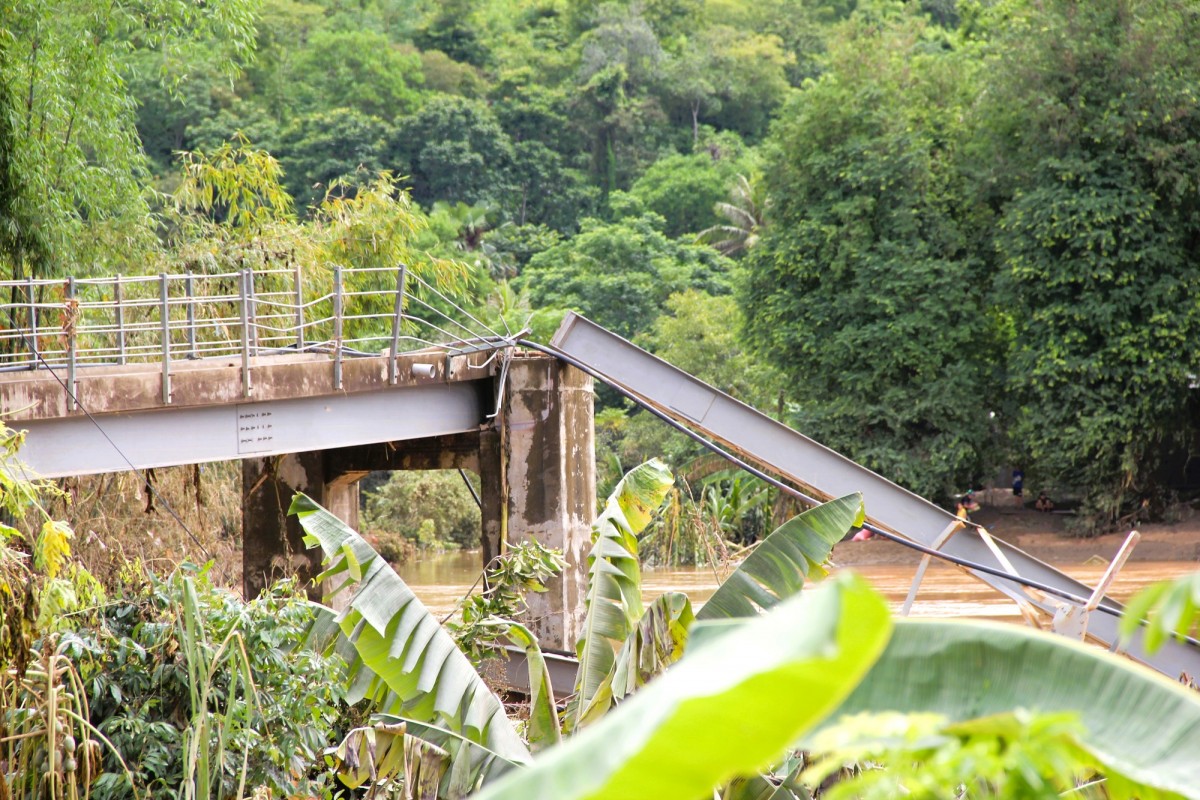 Hàng chục bàn làng biên giới Nghệ An vẫn đang bị cô lập