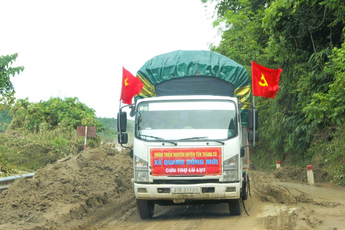 Triệu trái tim hướng về đồng bào vùng lũ xứ Nghệ