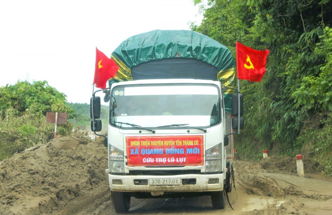 Triệu trái tim hướng về đồng bào vùng lũ xứ Nghệ