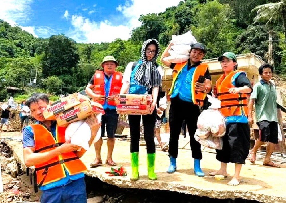 Triệu trái tim hướng về đồng bào vùng lũ xứ Nghệ