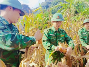 Vững vàng nơi tuyến đầu Tổ quốc - Kỳ cuối: Biên cương sâu nặng nghĩa tình