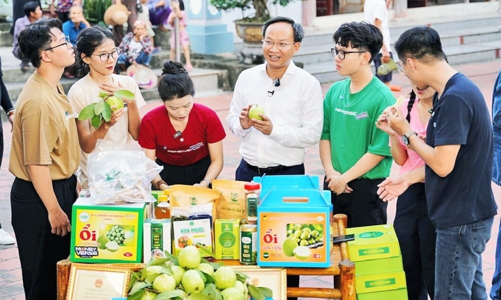 Lãnh đạo tỉnh Bắc Ninh tham gia livestream bán nông sản