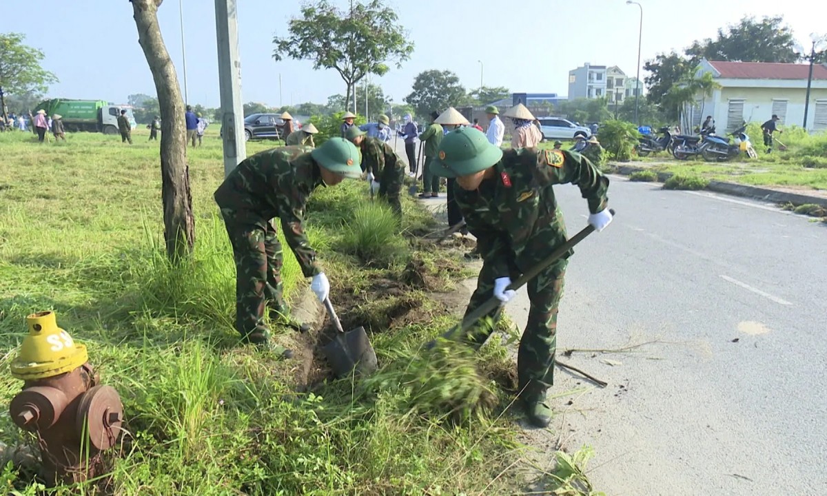 Ra quân tổng vệ sinh môi trường hướng tới kỷ niệm 80 năm Cách mạng tháng Tám