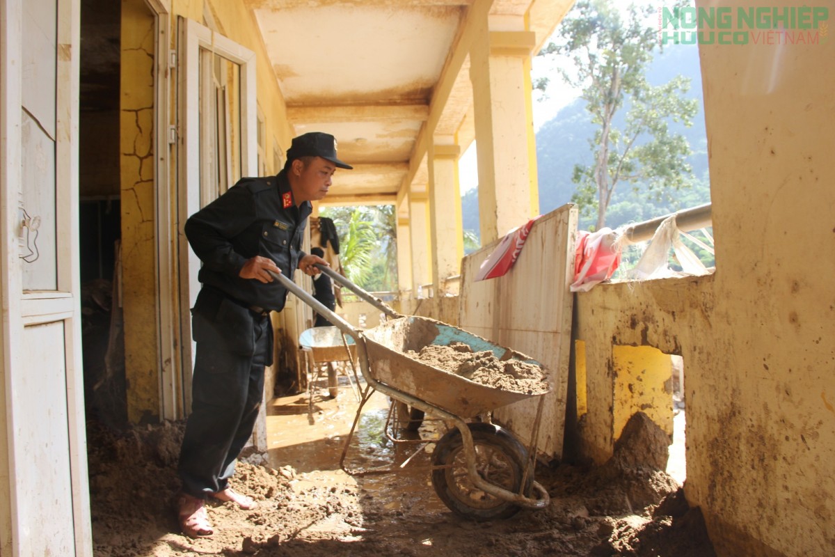 Cận cảnh trường tiểu học bán trú biên giới Nghệ An bị mưa lũ tàn phá