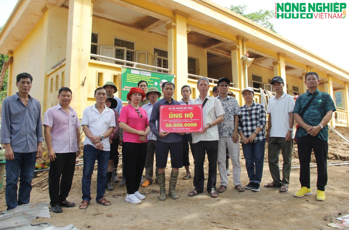 Ngược dòng Nậm Nơn, mang yêu thương đến điểm trường bị lũ tàn phá