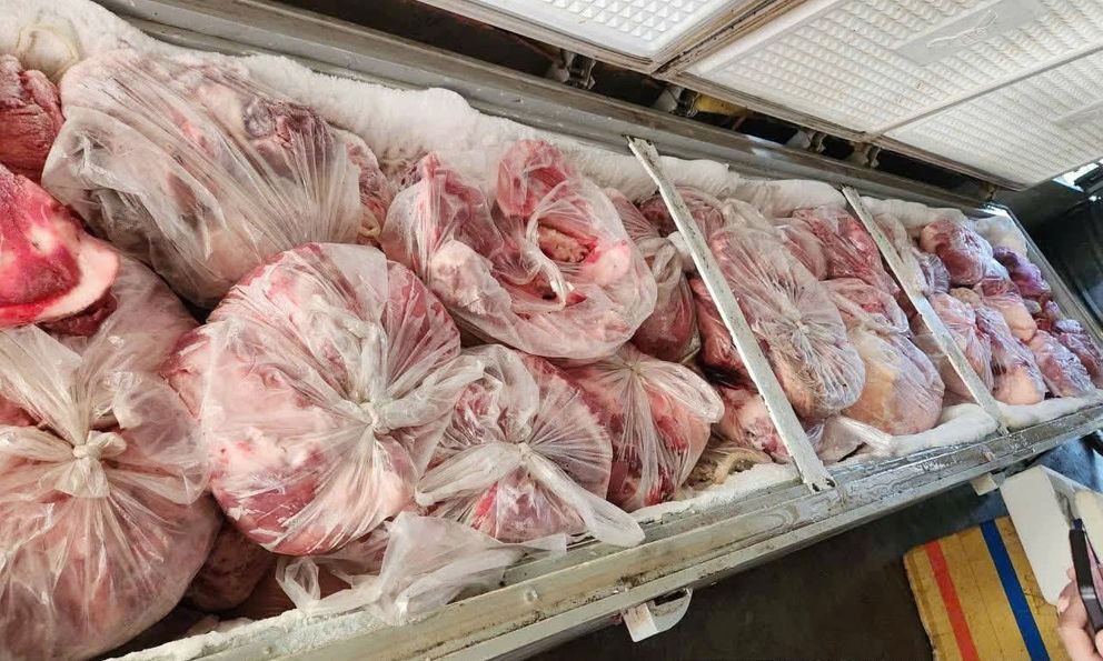 Hãi hùng 1 tấn thịt lợn bệnh được cấp đông tại nhà chủ giết mổ
