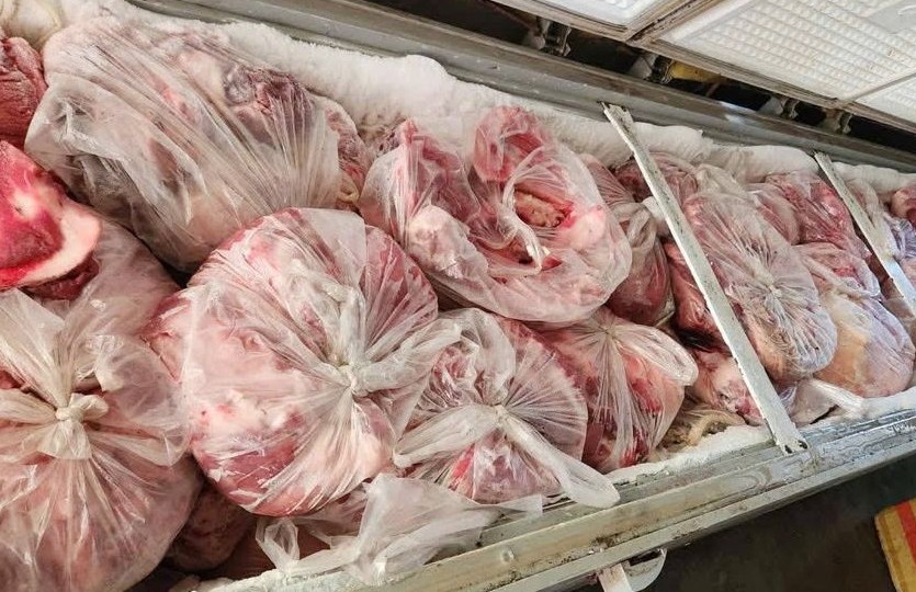Hãi hùng 1 tấn thịt lợn bệnh được cấp đông tại nhà