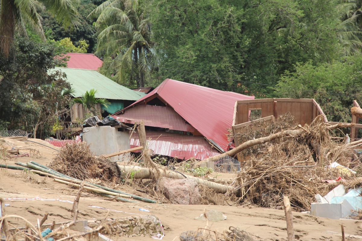 Góp phần đưa ánh sáng về vùng “lõm điện, lõm sóng”, nhiều tập thể, cá nhân được Nghệ An khen thưởng
