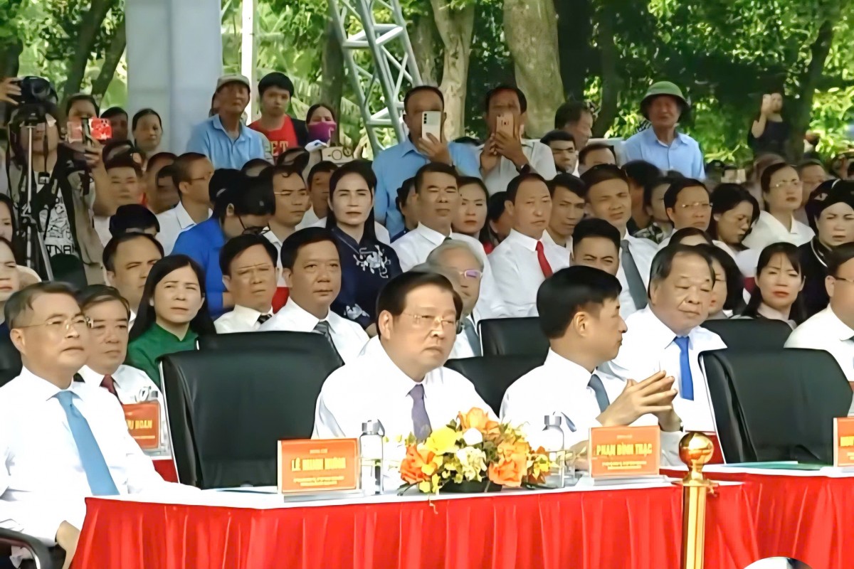 Khánh thành Tượng đài “Bác Hồ ở Tân Trào”
