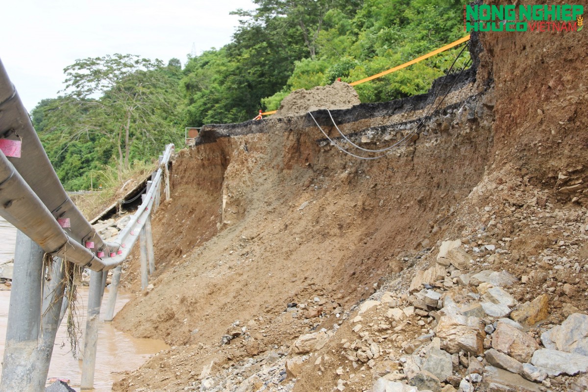 Mưa lũ tàn phá hạ tầng giao thông, Nghệ An chi khẩn cấp 300 tỷ đồng khắc phục hậu quả