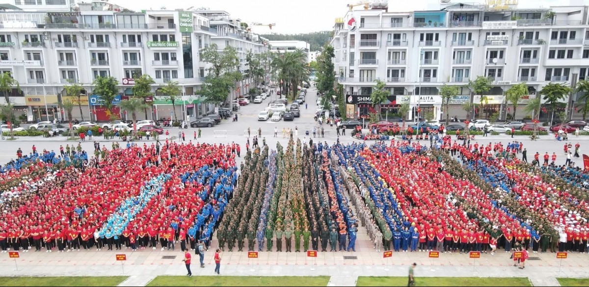 Quảng Ninh: Hơn 30.000 người tham gia sự kiện “Cùng Việt Nam tiến bước”