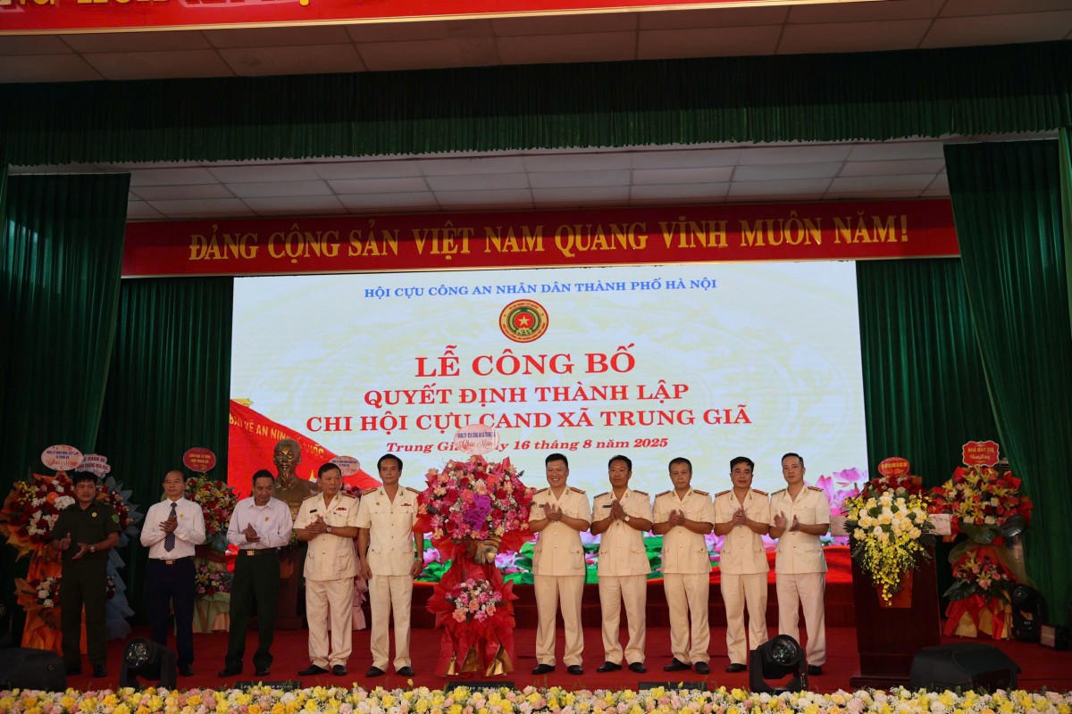 Hà Nội: Công bố quyết định thành lập Chi hội Cựu Công an nhân dân xã Trung Giã