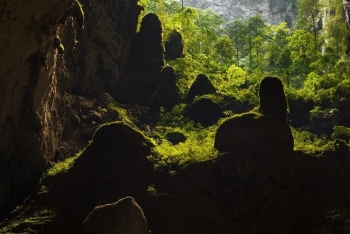 quang tri hon 400000 luot khach du lich den tham quan phong nha ke bang