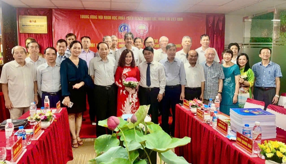 Bổ nhiệm GS.TSKH. Phan Xuân Sơn làm Viện trưởng Viện Nghiên cứu Danh nhân