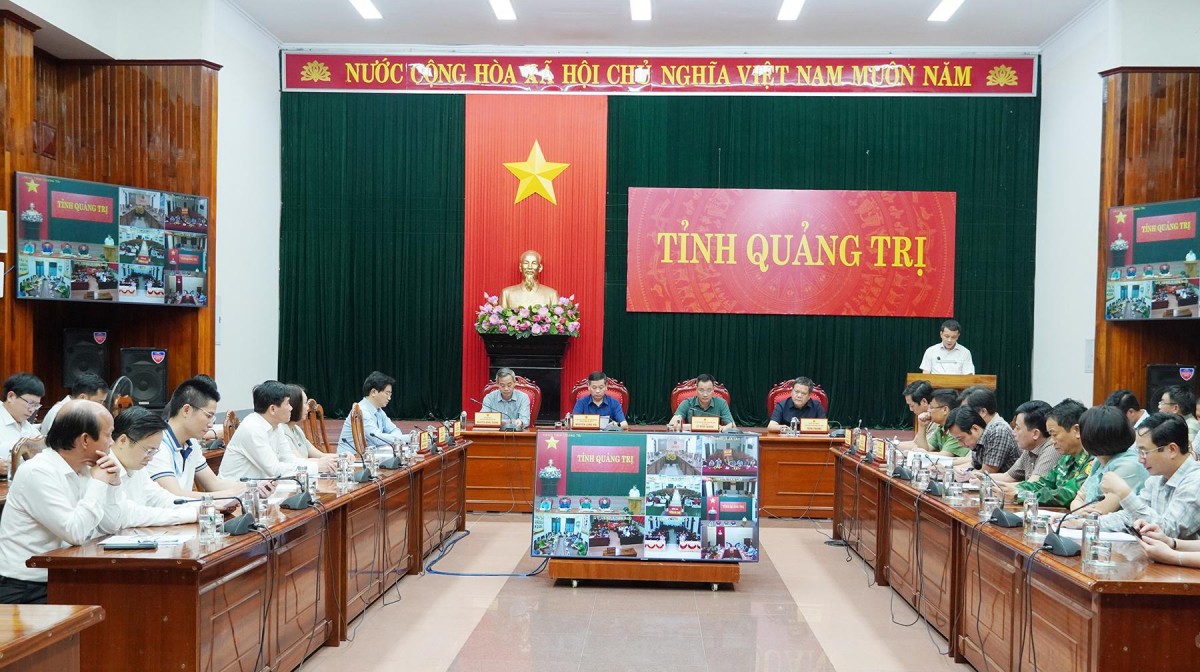 Tỉnh Quảng Trị họp khẩn trong đêm ứng phó với bão số 5 (AJIKI)