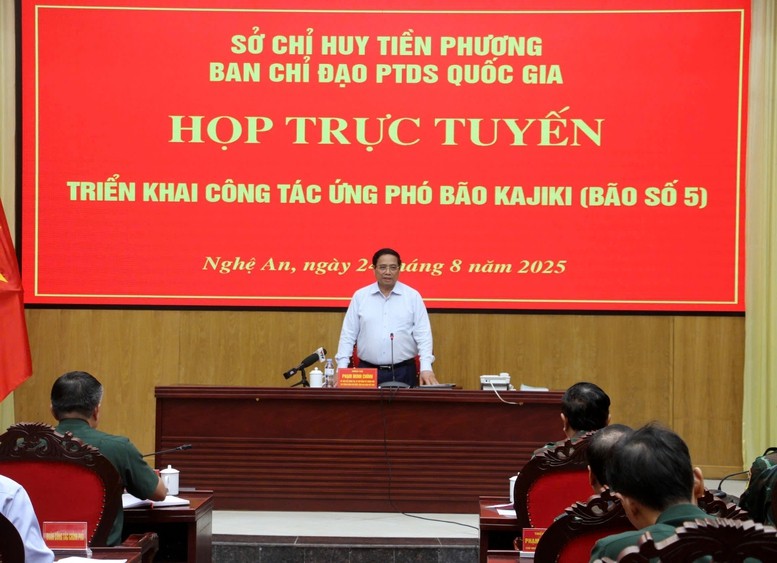 Miền Trung toàn lực phòng, chống bão số 5: “Đặt an toàn tính mạng của Nhân dân lên trên hết”