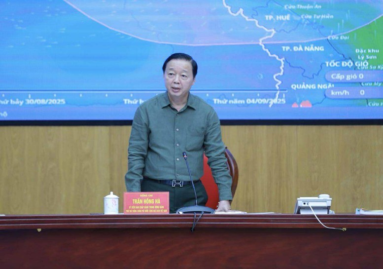 Miền Trung toàn lực phòng, chống bão số 5: “Đặt an toàn tính mạng của Nhân dân lên trên hết”